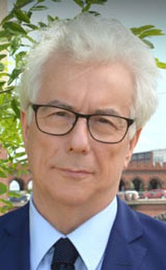 Ken Follett official.jpg