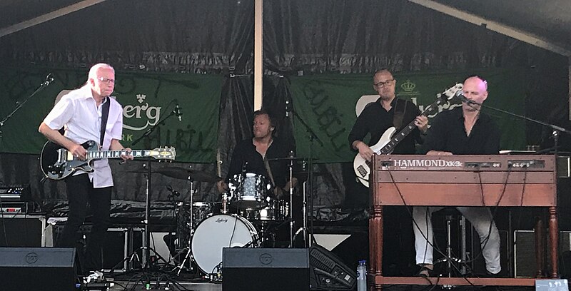 File:Kenn Lending Blues Band 2019.jpg