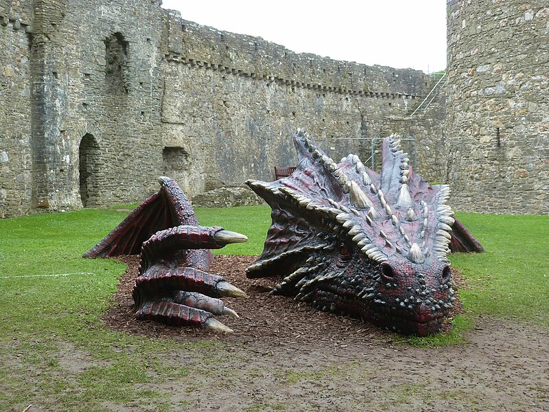 File:Kidwelly Castle's Dragon - geograph.org.uk - 5172790.jpg