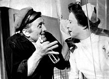 Кирк Дуглас (Макмёрфи) и Джоан Тетцел (сестра Рэтчед) в бродвейской постановке (1963)