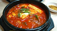 Korean stew-Kimchi jjigae-01.jpg