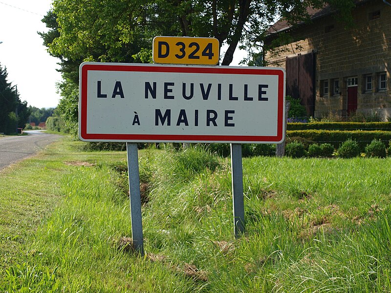 File:La Neuville-à-Maire-FR-08-panneau-02.JPG