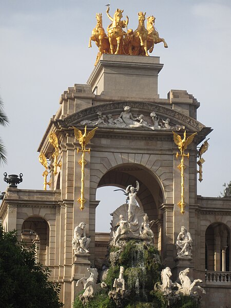 File:La cascada del parque de la ciudadela-barcelona, en obras.jpg