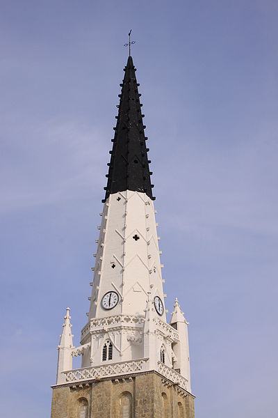 File:Le clocher de l' église Saint-Etienne (Ars-en-Ré).JPG