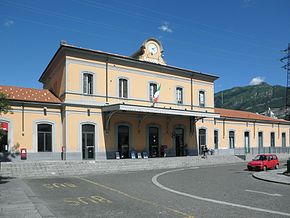 Facciata della stazione ferroviaria di Lecco