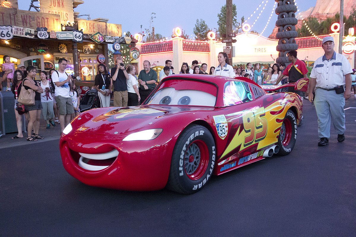 File:Lightning McQueen (23385364153).jpg - Wikipedia