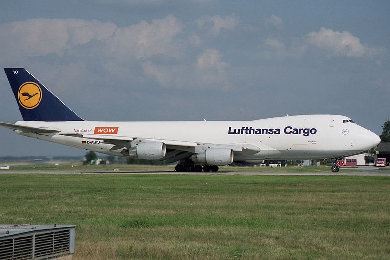 File:Lufthansa Cargo Boeing 747-230F-SCD D-ABYO "America" "Member of WOW" sticker (24302650542).jpg