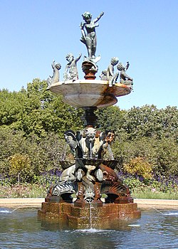 Lyndalefountain1.jpg