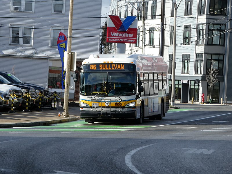 File:MBTA route 86 bus at McGrath Highway, December 2021.JPG