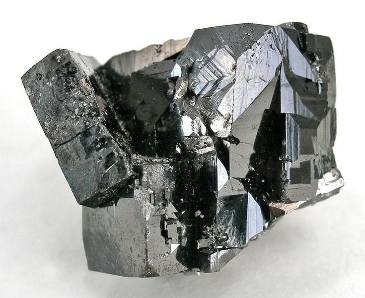 File:Magnetite-114171.jpg