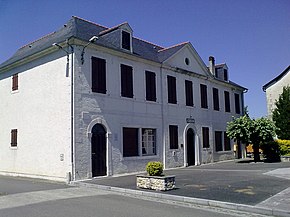 Mairie de Arros-de-Nay.jpg