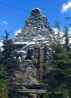 How to get to Matterhorn Bobsleds with public transit - About the place