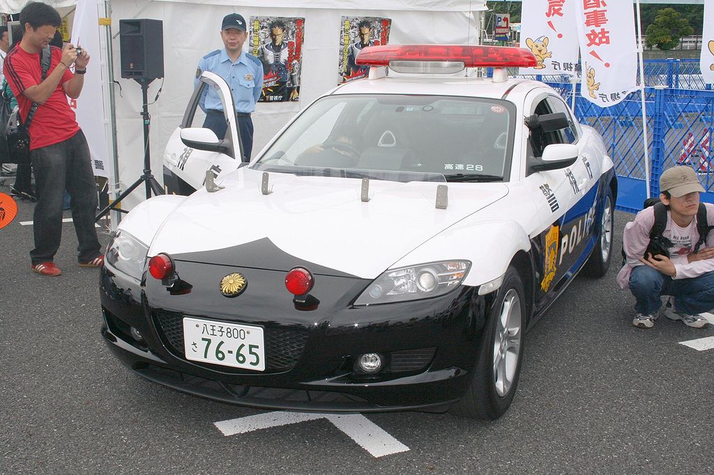 File Mazda Rx 8 Police Car In Tokyo Jpg Wikimedia Commons