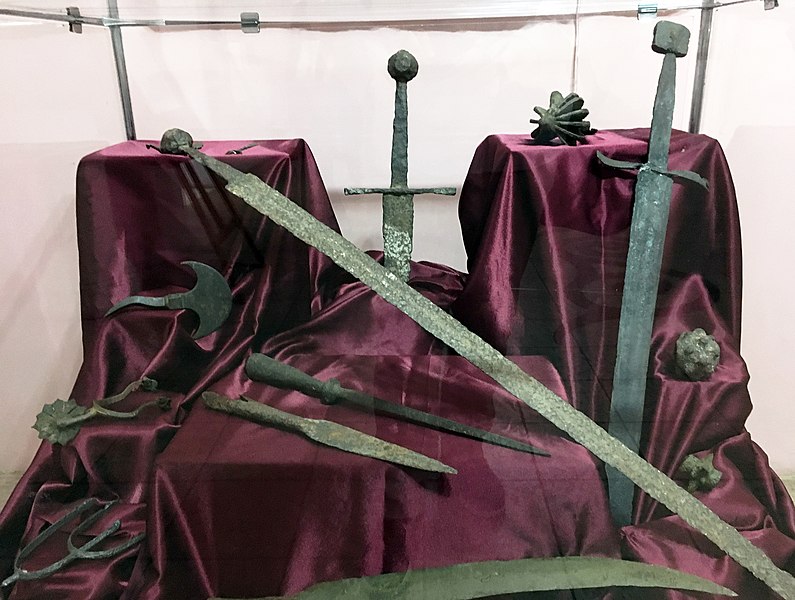 File:Medieval Serbian weapons The National Museum in Požarevac.jpg