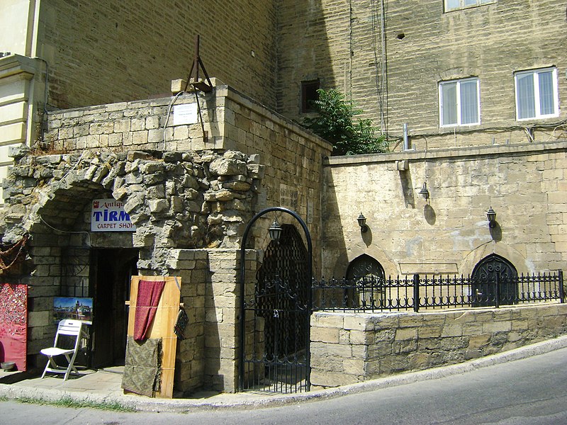 File:Medrese mosque-Old City Baku Azerbaijan built in 1301.jpg