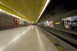 Milano - stazione Montenapoleone M3.jpg