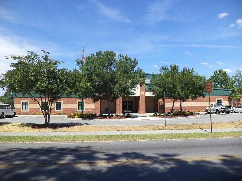 File:Mildred Hunter Community Center.JPG