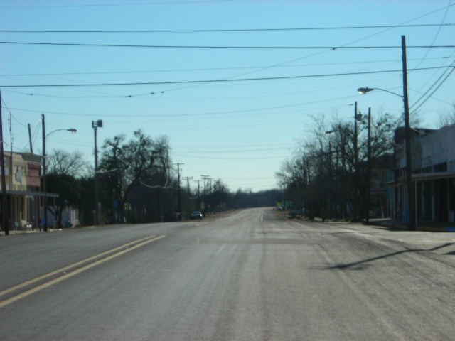 Looking south along US 77 in Milford, Texas