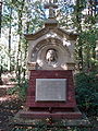 Pomnik na cmentarzu Miłostowo