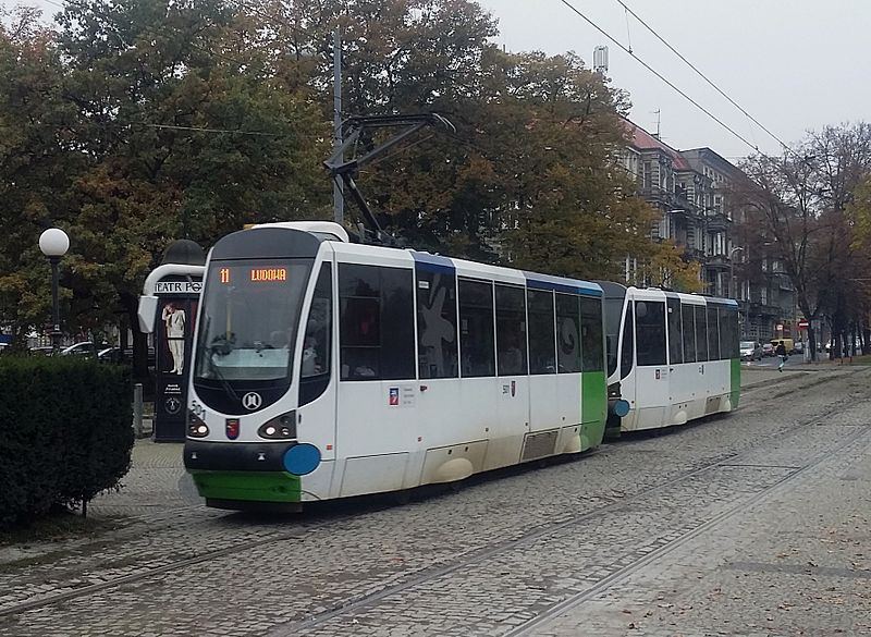 File:Moderus Alfa HF 09 in Szczecin.jpg