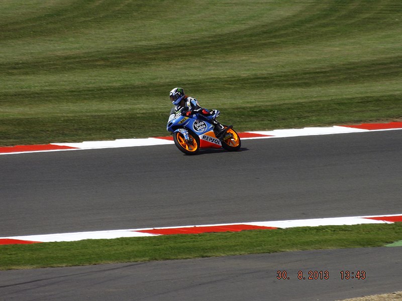 File:MotoGP 2013 Silverstone Alex Rins Becketts Corner - panoramio.jpg