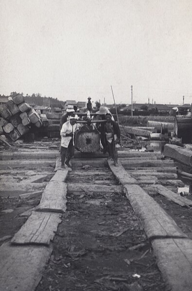 File:Moving A Log in Japan (1914 by Elstner Hilton).jpg