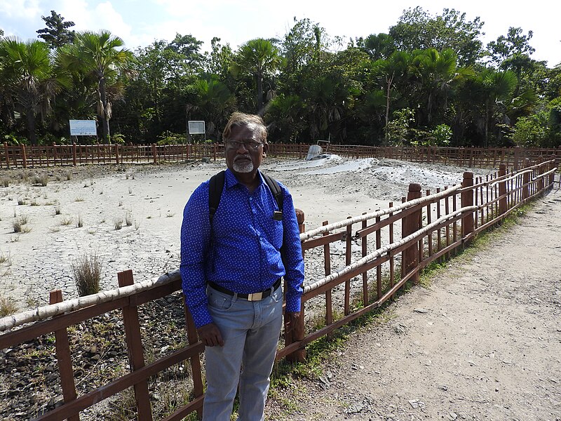 File:Mud volcano area-6-baratang-andaman-India.jpg