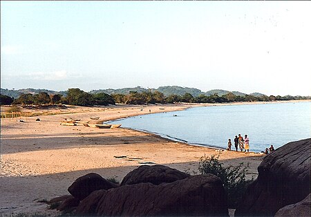 Tập_tin:Mwaya_Beach,_Malawi.jpg