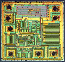 Die of a CMOS NXP ICM7555 chip NXP-7555-HD.jpg