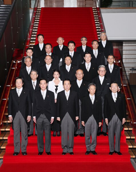 PM Kan with his reshuffled cabinet inside the Kantei, January 14, 2011.