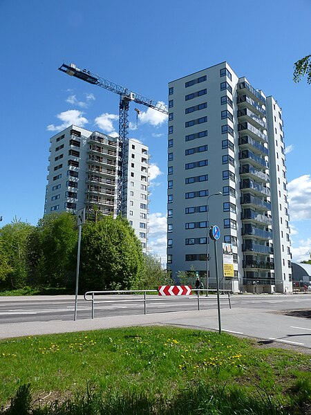 File:New apartments in Pöörise street.JPG