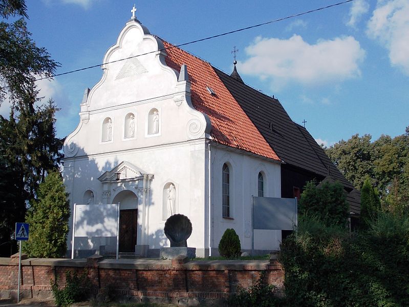 File:Niechanowo, kościół.JPG