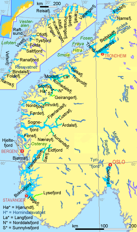 Important fjords and lakes in Norway. Note: The part of the map showing the northern fjords has a considerably smaller scale. Blurred coastlines = skerries