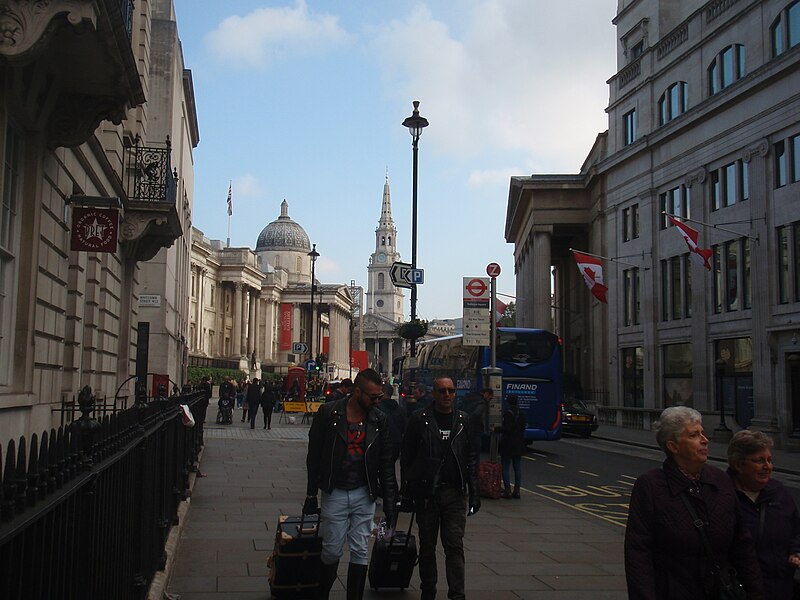 File:Off Trafalgar Square 2017.jpg