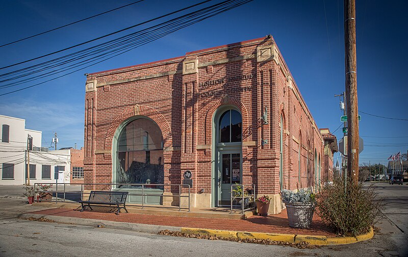 File:Old City Hall Fire Station Gainesville Wiki (1 of 1).jpg