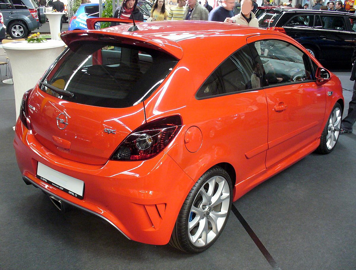 File:Opel Corsa E OPC Intérieur.jpg - Wikimedia Commons