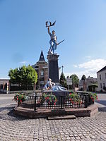 Le Poilu victorieux et Poilu mourant couché (d) (monument aux morts)