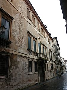 Palazzo Piovene Vicenza façade nord.JPG