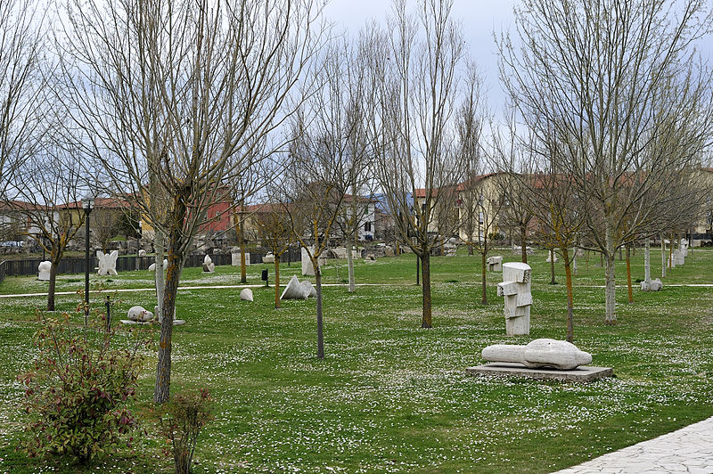 File:Parco dell'Acqua 12.jpg