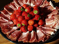 Parma ham with fruit