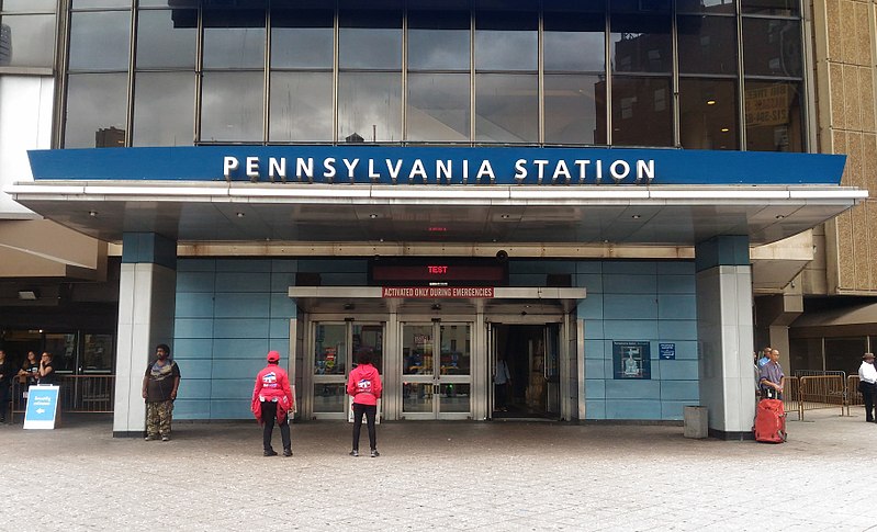 Archivo:Penn Station entrance.jpg