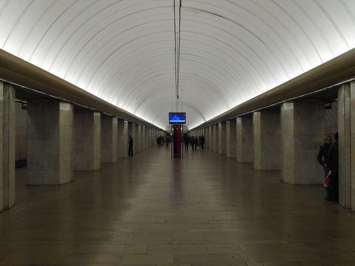 Станционный тоннель Петровско-Разумовская. Петровско Разумовский 15. Метро Петровско-Разумовская. Станция метро Петровско-Разумовская фото.