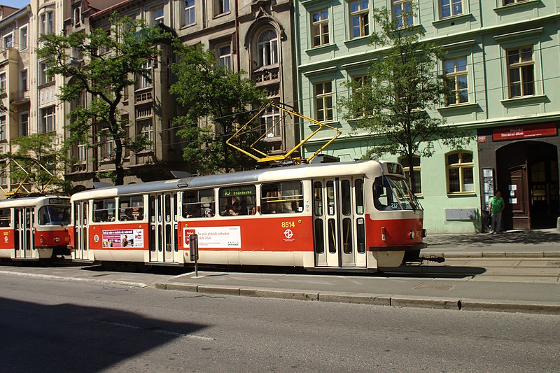 File:Praha, Ječná, tramvaj 8514.jpg