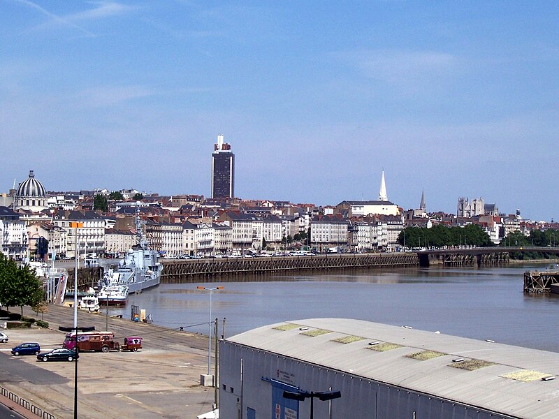 File:Quai de la Fosse (de la butte Saint-Anne)- Nantes.jpg