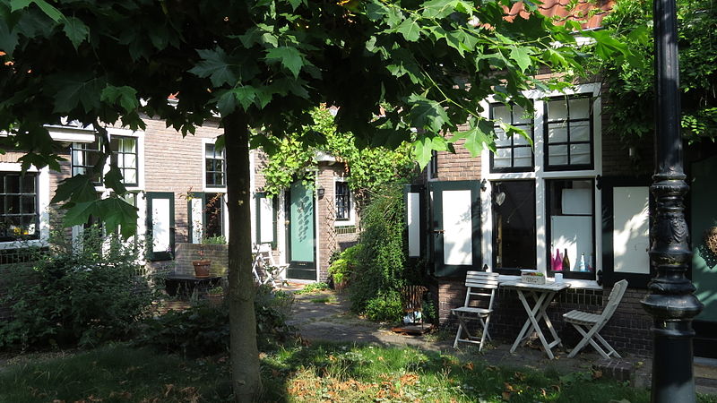 File:Qzh Leiden Hoefstraat rm515043 2013d0904t1101.JPG