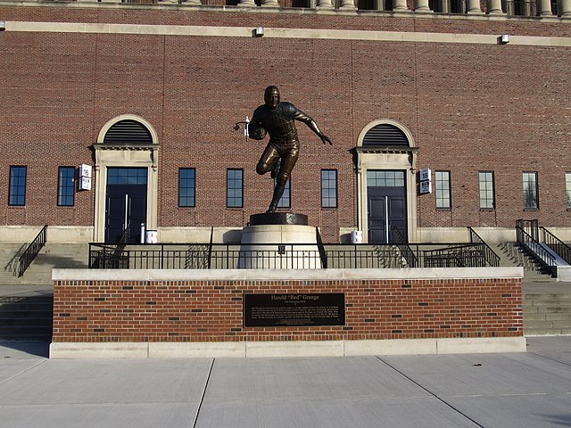 Statue of Grange outside Memorial Stadium in Champaign, Illinois