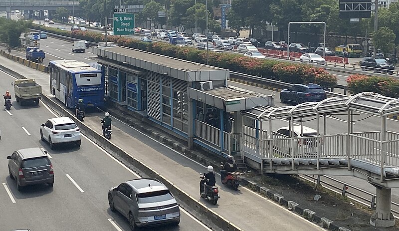 File:S. Parman BRT Stop July 2023 (cropped).jpg