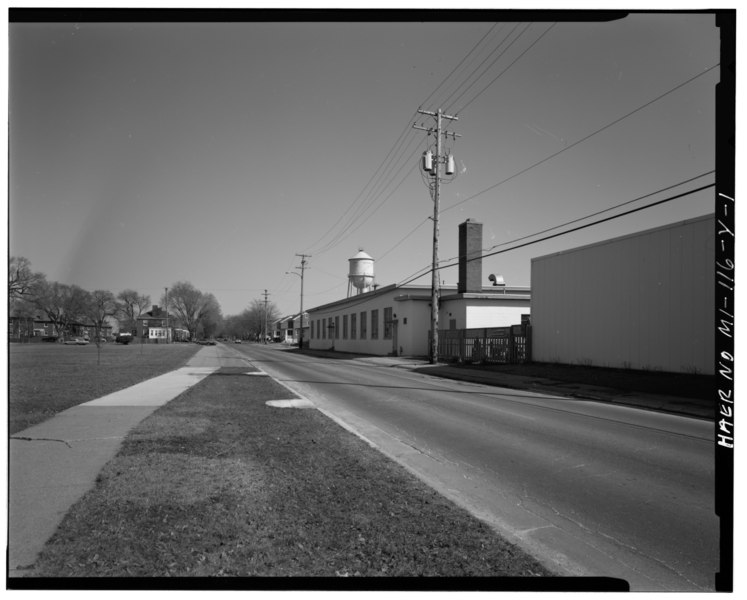 File:SOUTHEAST VIEW SETTING - Selfridge Field, Building No. 104, George Avenue between Maple and Walnut Streets, Mount Clemens, Macomb County, MI HAER MICH,50-MTCLE.V,1Y-1.tif