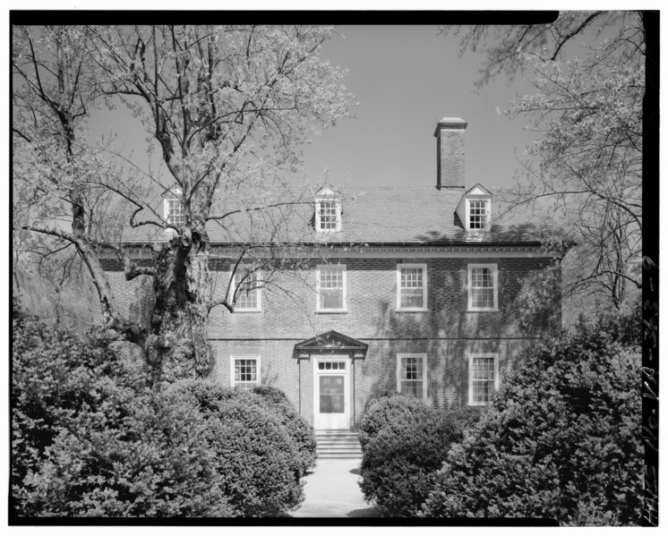 File:SOUTH (FRONT) SIDE FACING RIVER - Berkeley, State Route 5 vicinity, Charles City, Charles City, VA HABS VA,19-CHARC.V,4-14.tif