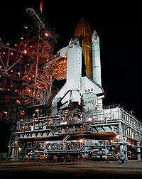 Шаттл Колумбия (STS-28) на стартовой площадке 39-B.